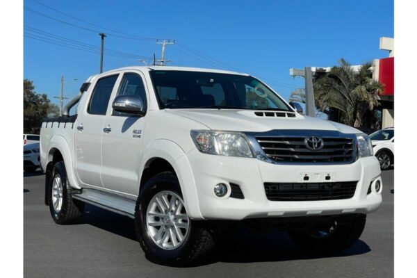 2014 Toyota Hilux - Image 2